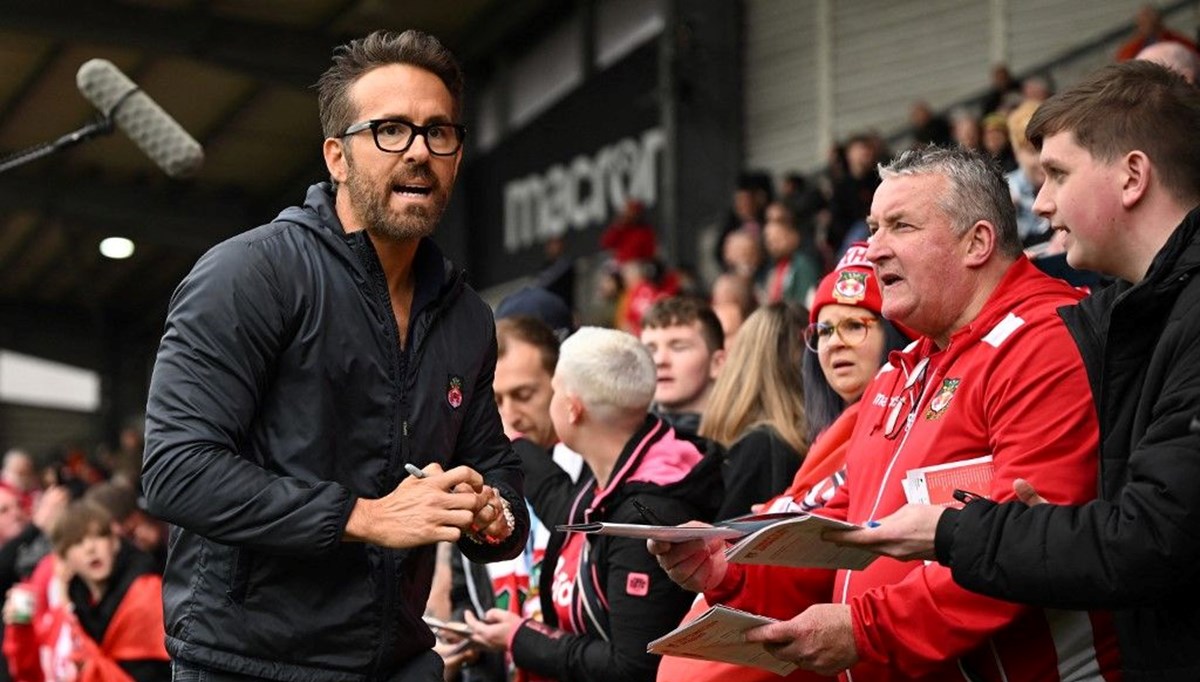 Ryan Reynolds futbol takımından 12 milyon dolar kaybetti Ryan Reynolds futbol takımından 12 milyon dolar kaybetti