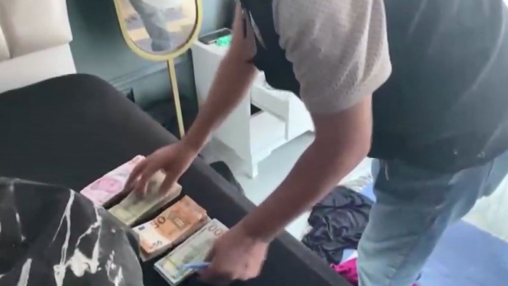 Fenomenlerle birlikte TikTok’ta para aklayan çeteye operasyon - 5