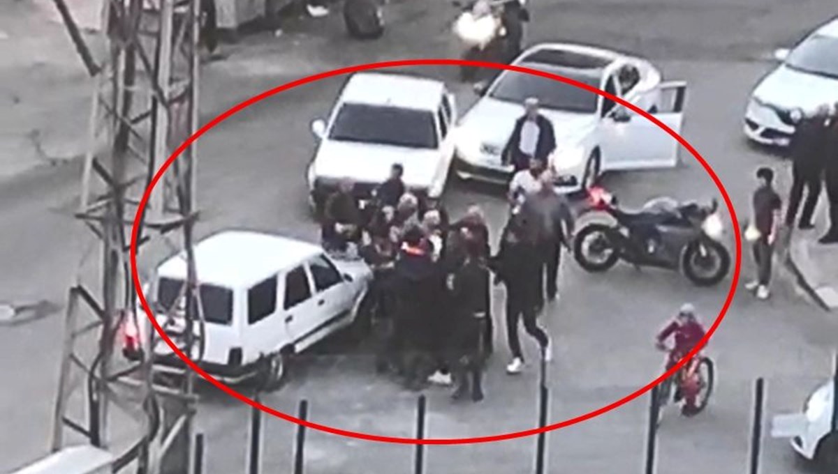 Siirt’te kaza sonrası tekmeli yumruklu kavga Siirt’te kaza sonrası tekmeli yumruklu kavga