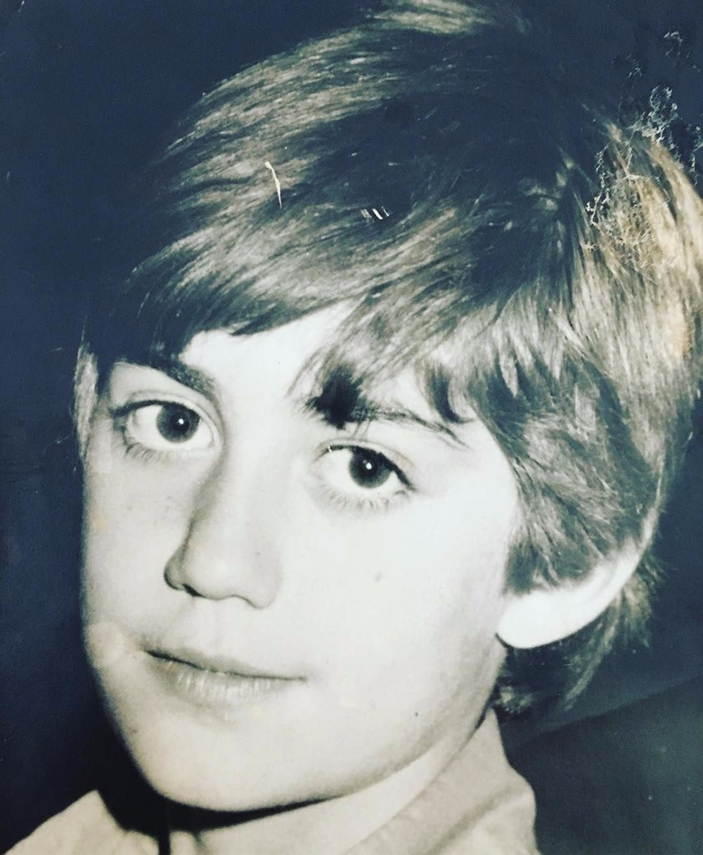 Su Burcu Yazgı Coşkun'dan nostaljik kare (Ünlülerin çocukluk ve gençlik halleri) - 580