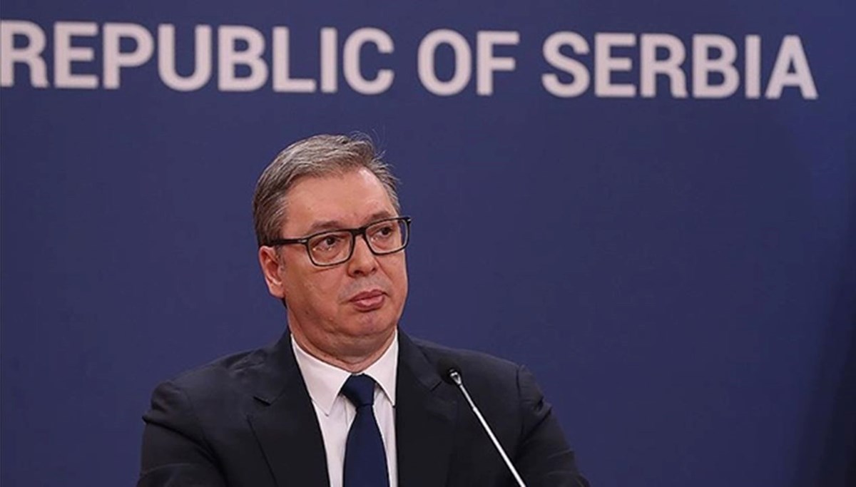 Vucic fenalaştı, programı iptal