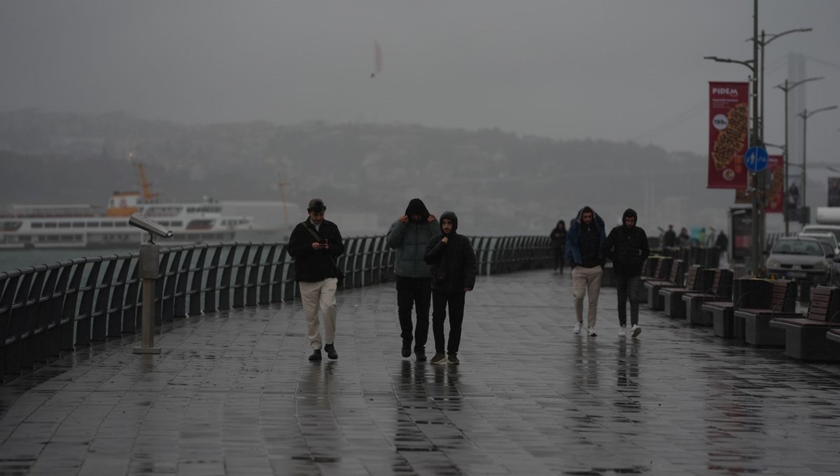 İstanbul'da deniz ulaşımına fırtına engeli İstanbul'da deniz ulaşımına fırtına engeli