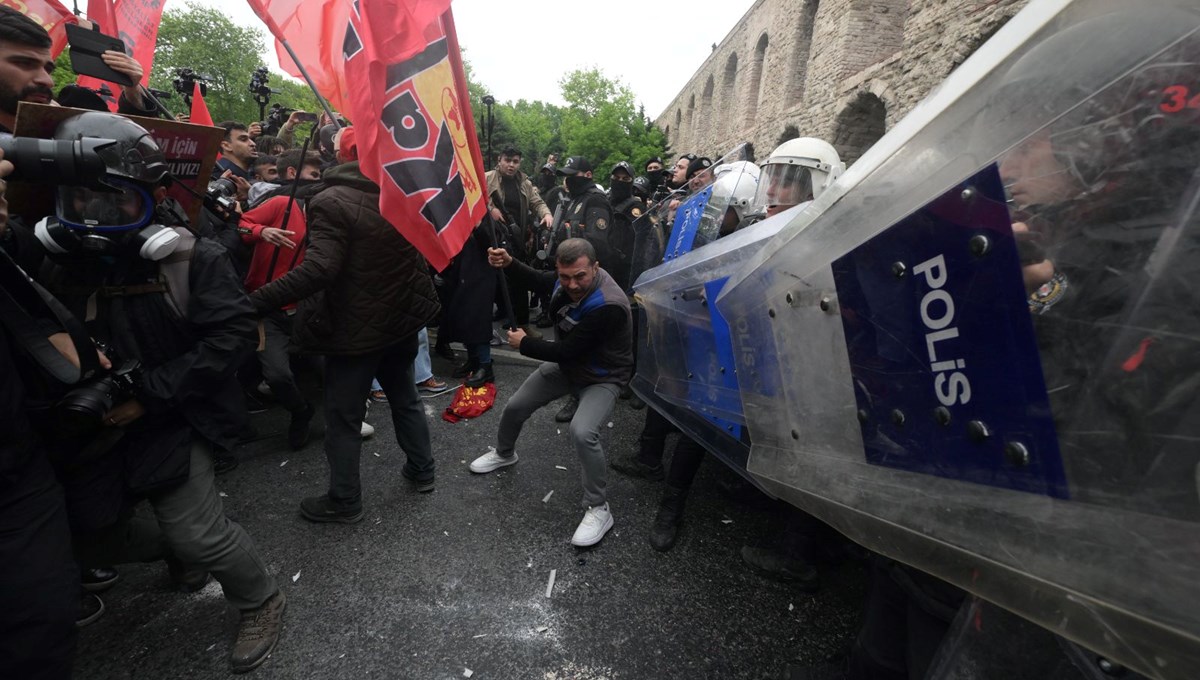 İçişleri Bakanı Yerlikaya'dan 1 Mayıs paylaşımı: 226 kişi gözaltında İçişleri Bakanı Yerlikaya'dan 1 Mayıs paylaşımı: 226 kişi gözaltında