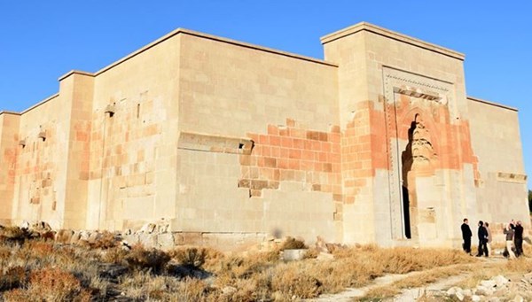 9 asırlık Selçuklu kervansarayına restorasyon