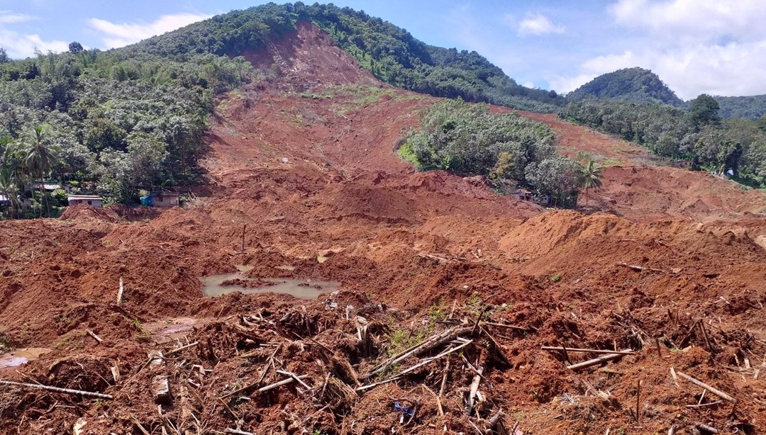 Papua Yeni Gine'de toprak kayması 100'ü aşkın kişinin öldüğü tahmin