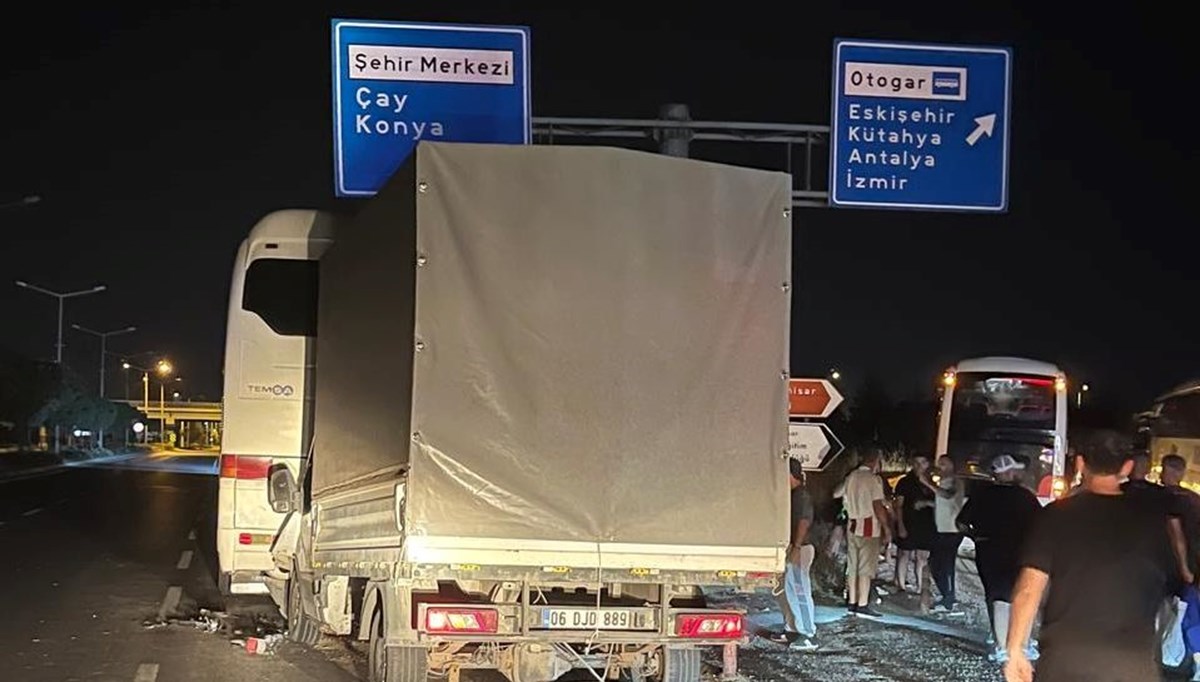 Afyonkarahisar'da feci kaza: Yaralılar var