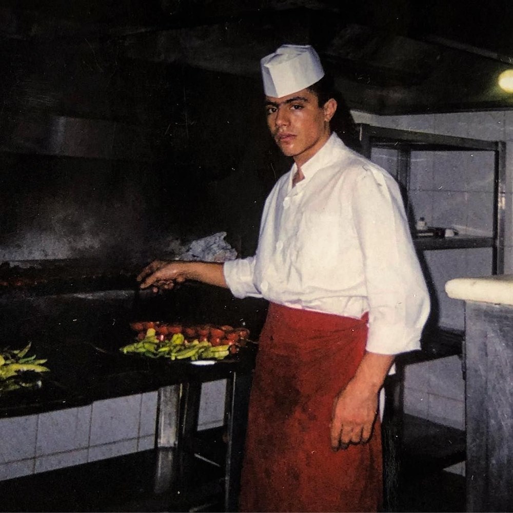 Nilgün Belgün takipçilerini geçmişe götürdü: Bu fotoğraf Marmaris'te çekildi (Ünlülerin çocukluk ve gençlik halleri) - 410