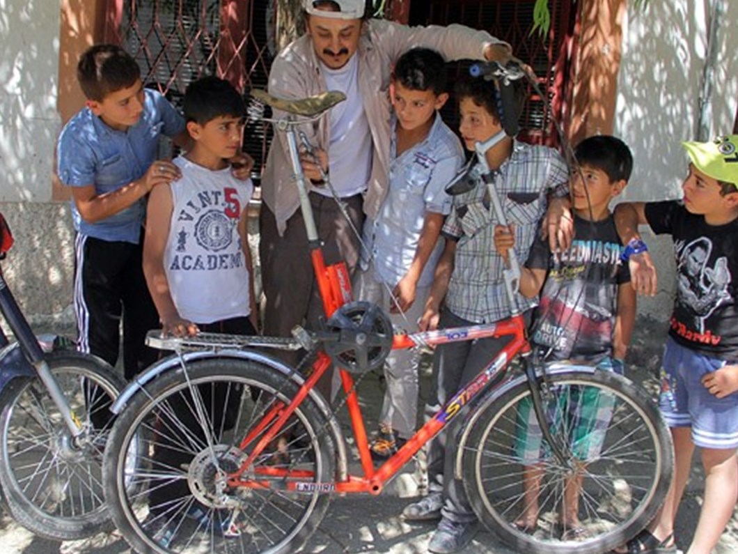 Topladigi Hurda Parcalarindan Bisiklet Tasarliyor Magazin Haberleri Ntv
