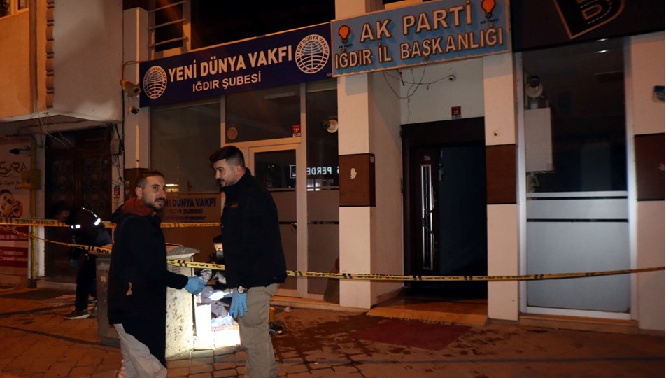 AK Parti Iğdır İl Başkanlığı’na Molotoflu Saldırı Gerçekleştirildi