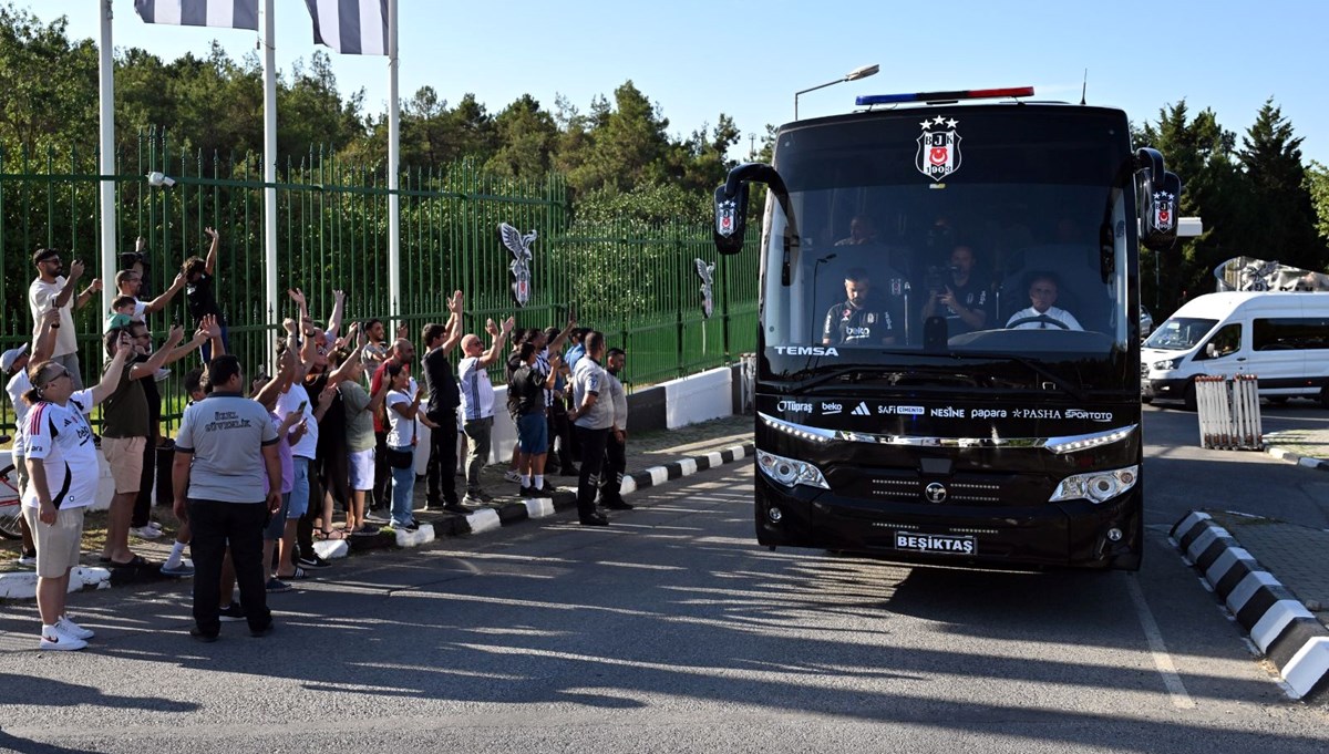 Beşiktaş, Süper Kupa için Atatürk Olimpiyat Stadı'na hareket etti