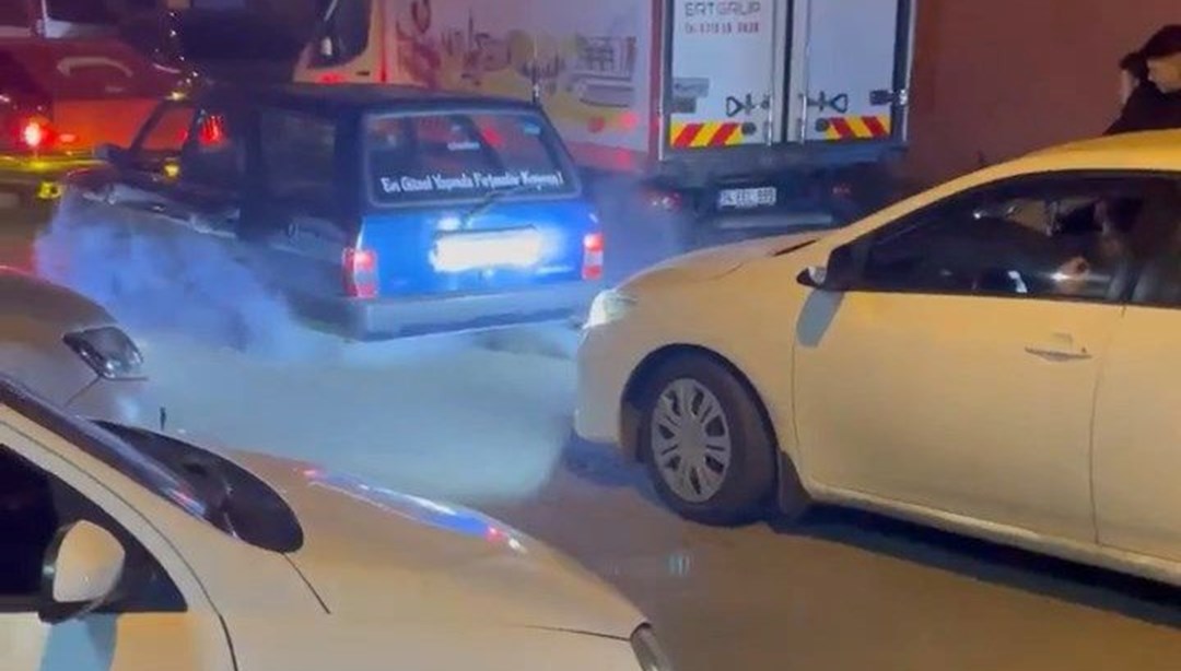 Pendik'te lastik yakmalı asker eğlencesi