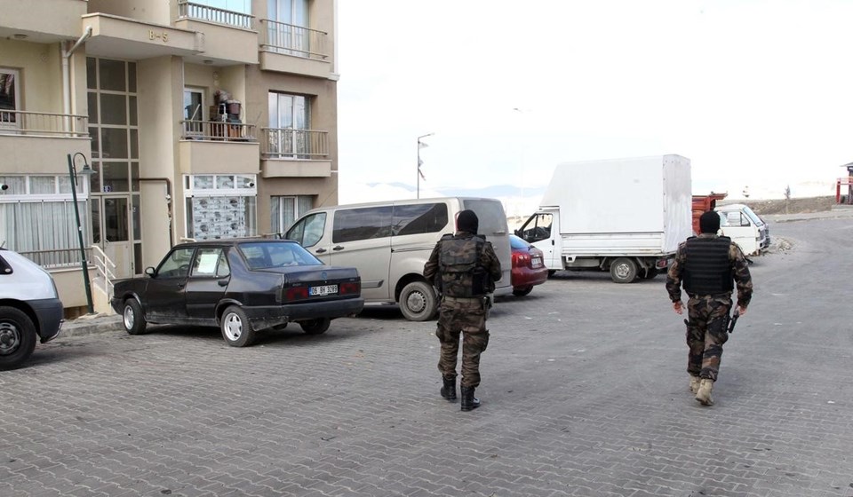 Ankara’da iki canlı bomba yakalandı - 1