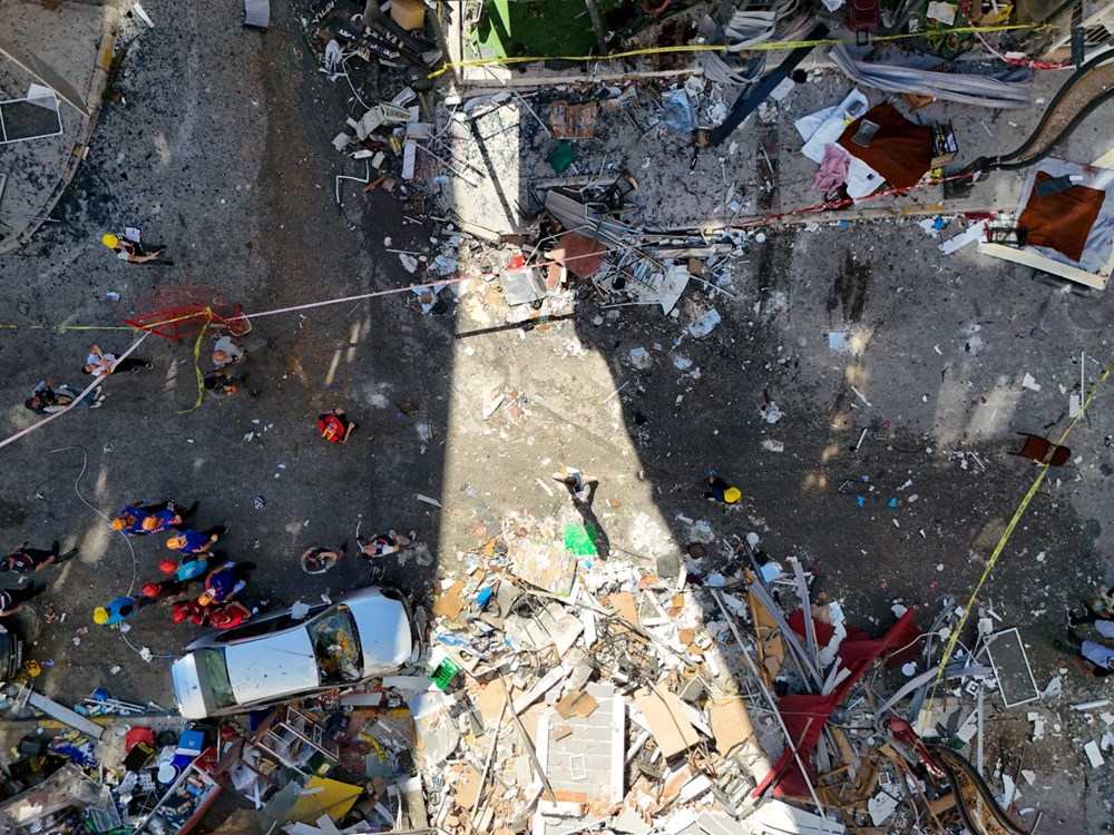 SON DAKİKA HABERİ | İzmir Torbalı’da bir binada patlama: 5
ölü, 57 yaralı - 5