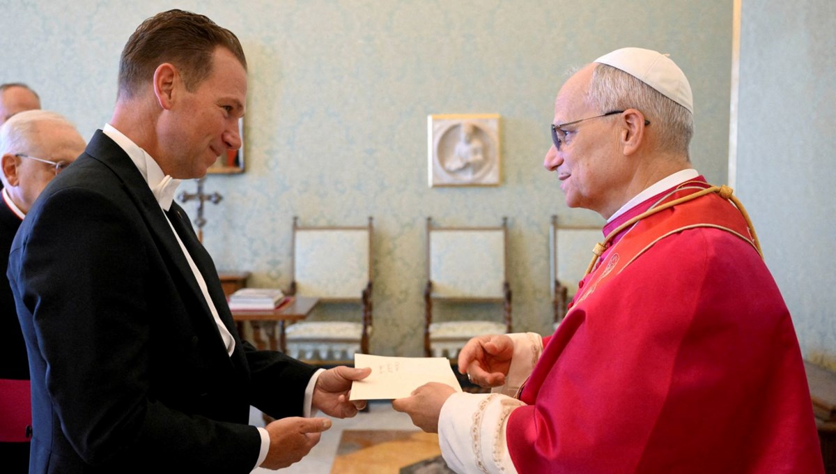 Trump'ın Vatikan elçisinden Papa'ya pasta