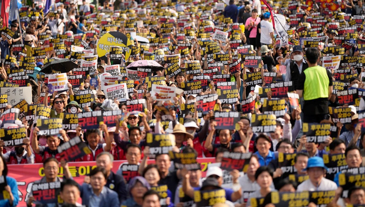 Fukuşima'daki radyoaktif suyun tahliyesi | Güney Kore'de binlerce kişi protesto etti