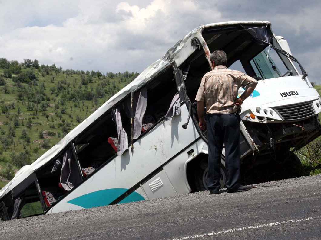 Beypazari Nda Otobus Devrildi 28 Yarali Ntv