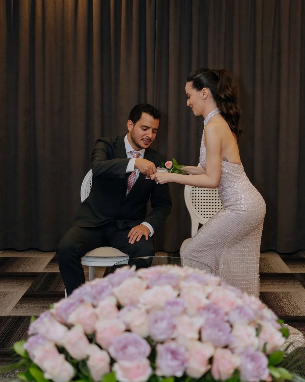 Oyuncu Ezgi Şenler'den nişan pozları: Damat kahvesine limon sıktı - 5