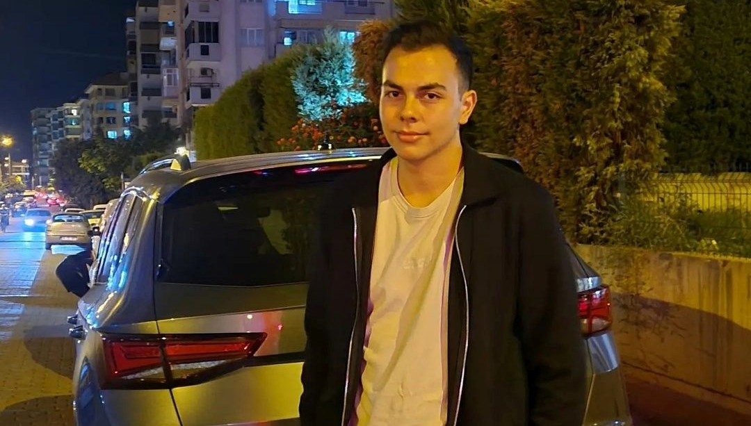 Evinde başından vurulmuş halde ölü bulundu