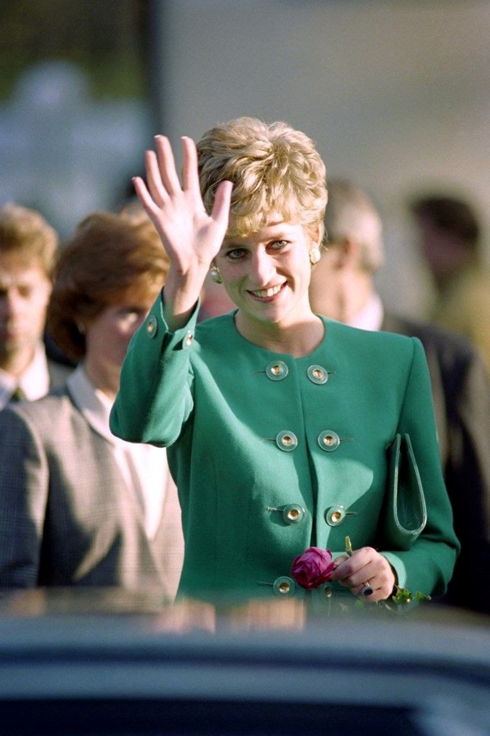 Prenses Diana’nın elbisesi 11,4 milyon liraya satıldı - 4