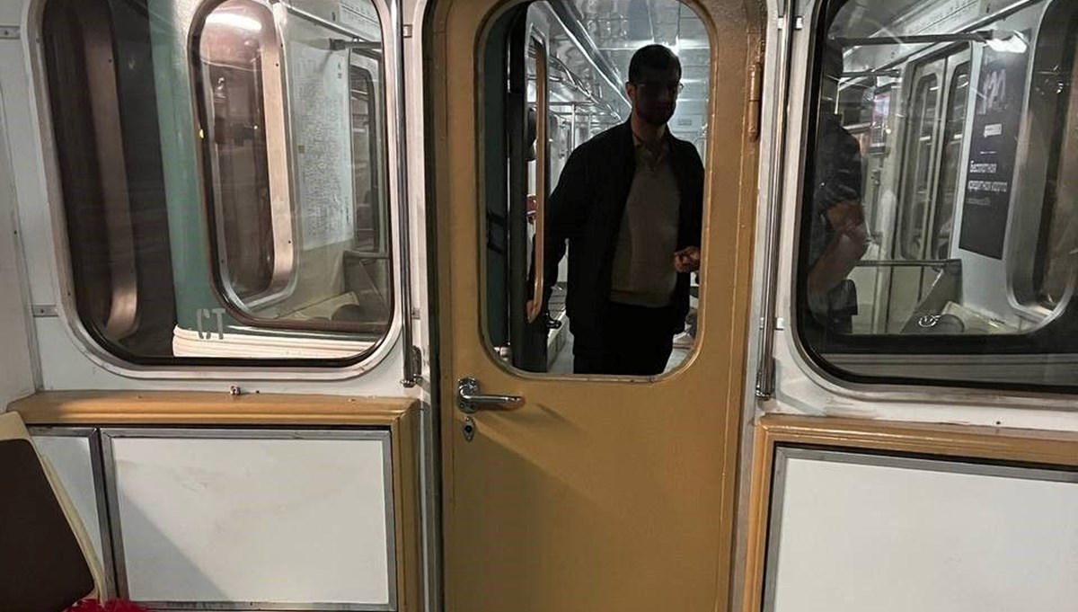 Moskova'da metro arızası: 171 yolcu tünelden yürüyerek çıktı Moskova'da metro arızası: 171 yolcu tünelden yürüyerek çıktı