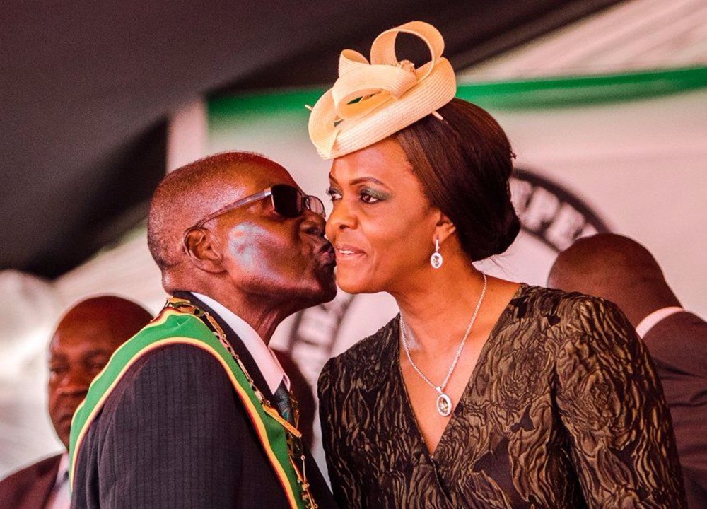 Zimbabve'de ordu yönetime el koydu, Mugabe'nin yeri bilinmiyor - 1