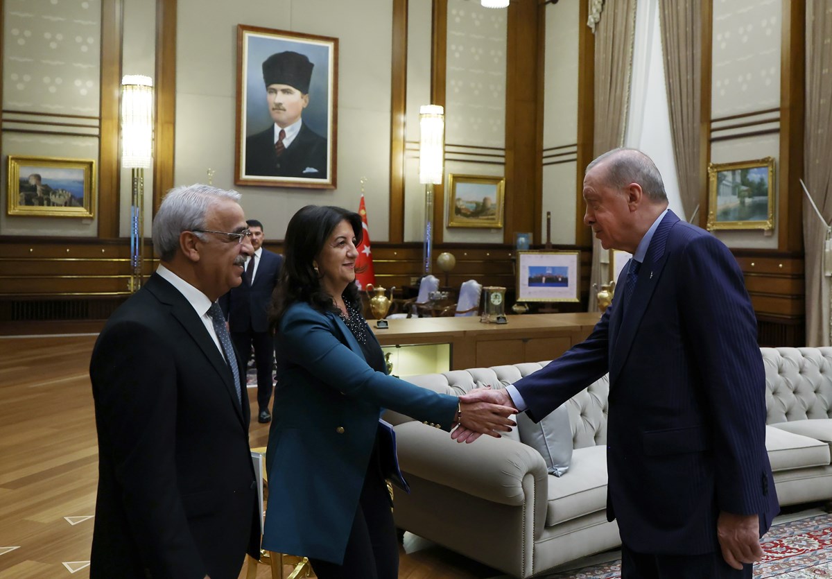 Cumhurbaşkanı Recep Tayyip Erdoğan geçtiğimiz perşembe günü DEM Parti İmralı heyetinden Pervin Buldan ve Mithat Sancar