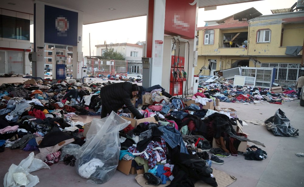 Yardım malzemelerini cadde ve sokaklara bıraktılar - 3