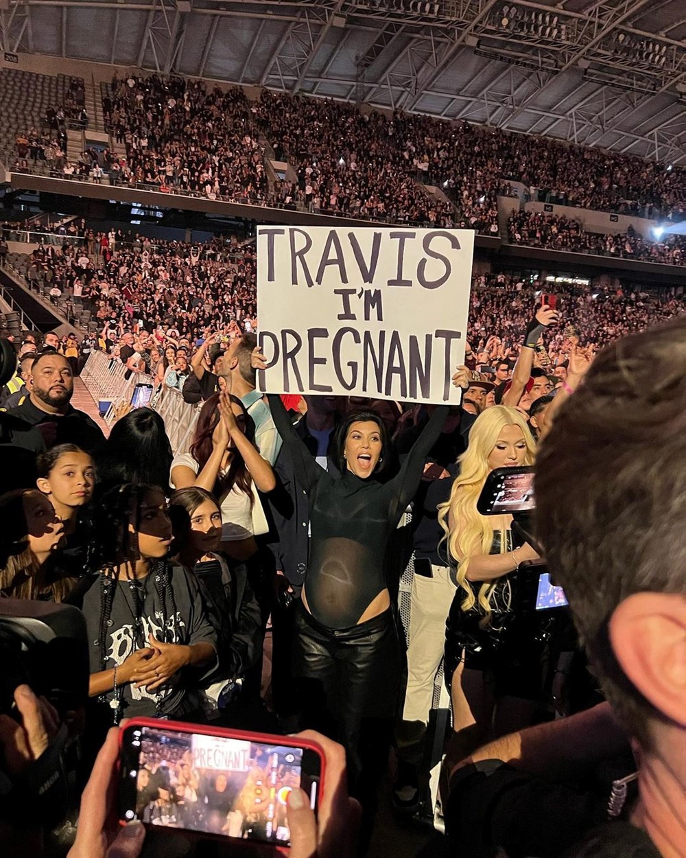 Dördüncü kez anne olmaya hazırlanan Kourtney Kardashian geçirdiği operasyonu anlattı - 7