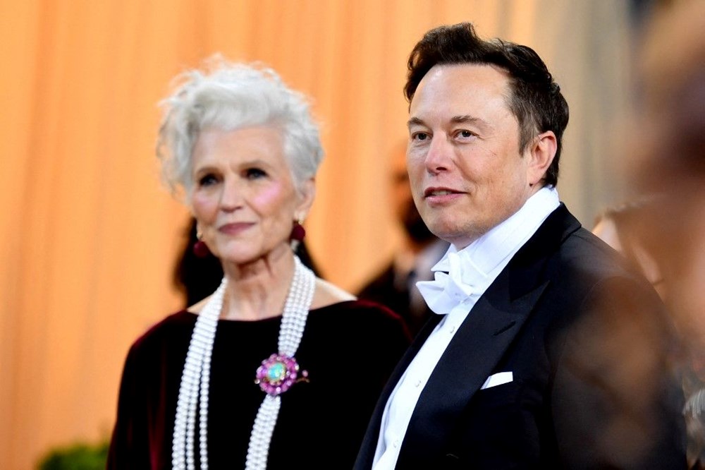 Elon Musk'ın annesi Maye Musk: Oğlumun garajında uyuyorum - 4