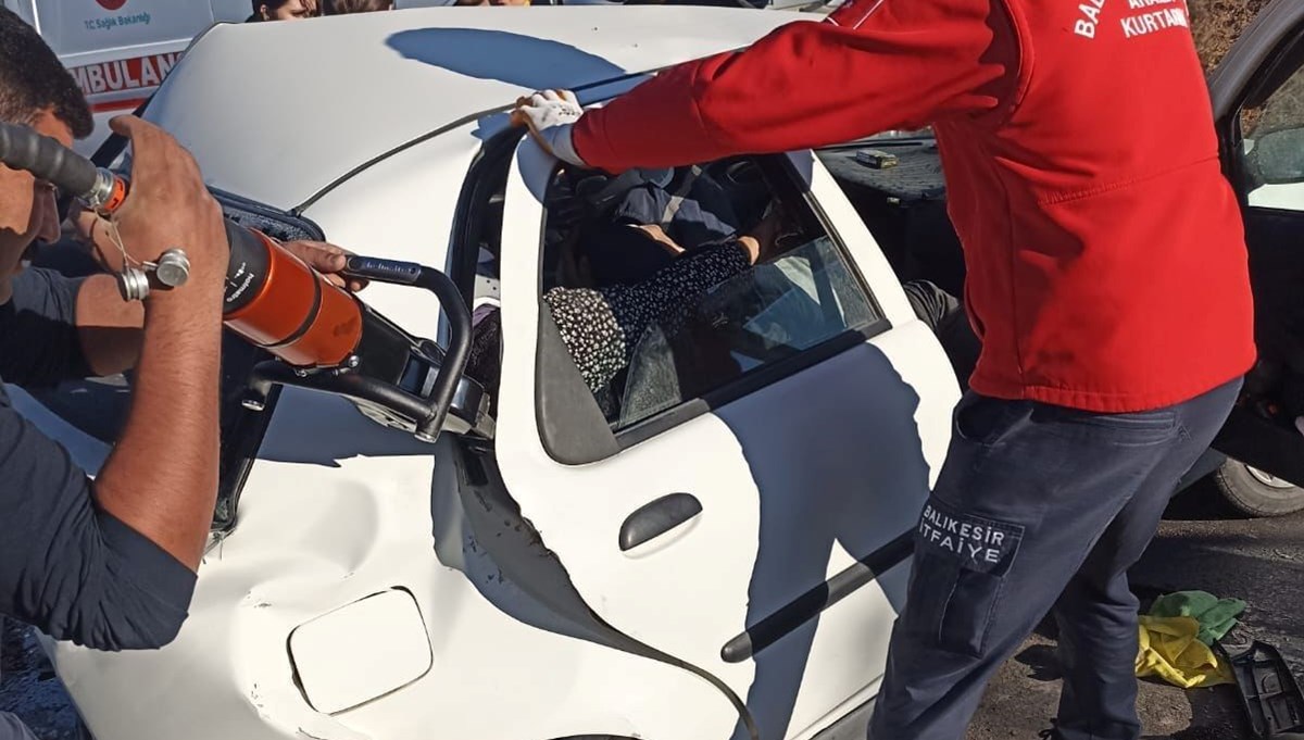 Savaştepe'de trafik kazası: 1 ölü 4 yaralı