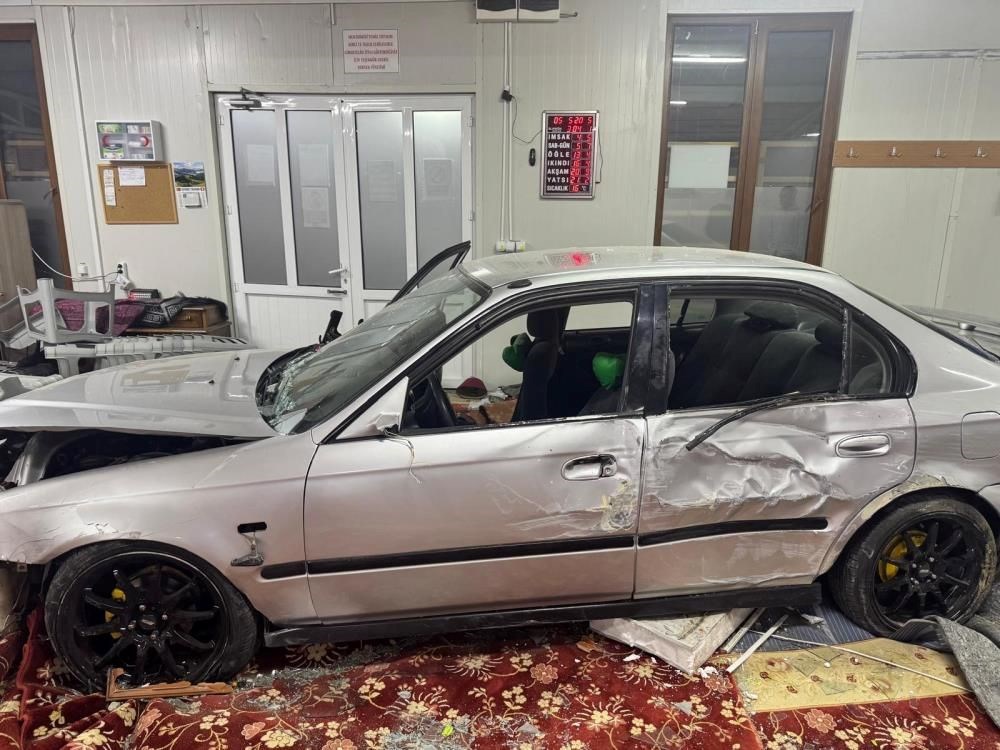 Sabah namaza gelenler şaşırdı: Felaket ucuz atlatıldı! 70 GtCX9Xbfj0OA2 GDjqn4Ow