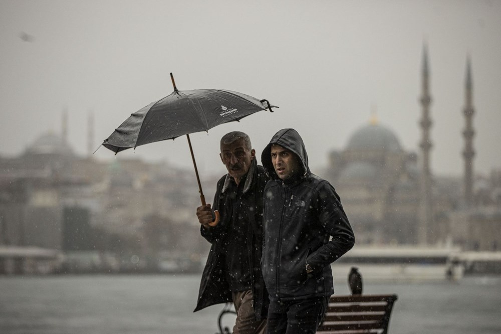İstanbul için art arda kar uyarısı: AKOM saat verdi, bazı uçuşlar iptal ediliyor - 12