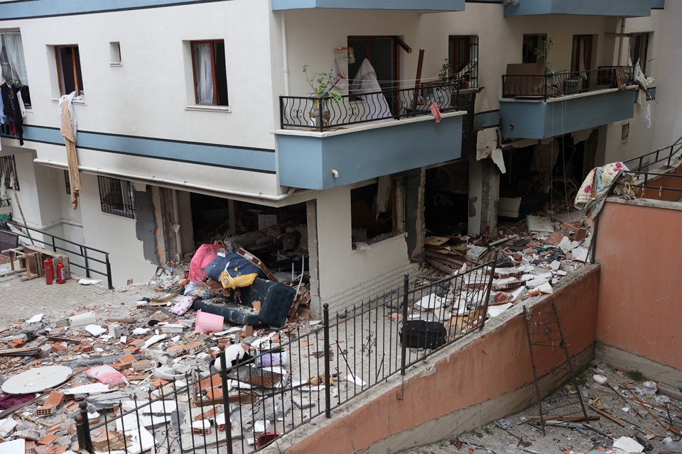 SON DAKİKA HABERİ: Ankara'da 6 katlı binada doğalgaz patlaması: 1 kişi hayatını kaybetti - 1