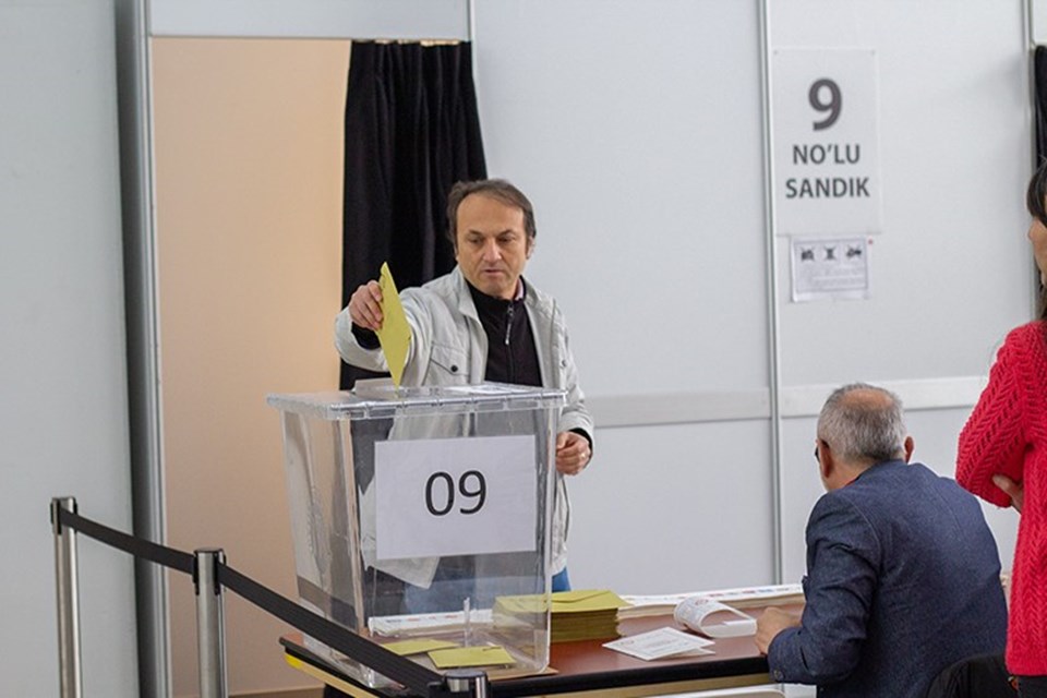 Yurt dışına kayıtlı seçmenler hangi ülkede, ne zamana kadar oy kullanabilecek? Temsilciliklerde oy verme tarihleri - 2