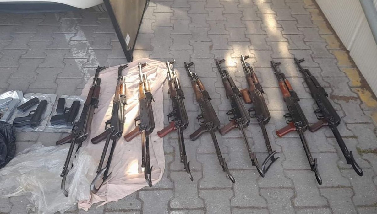 Uyuşturucu takibinde silah deposu çıktı