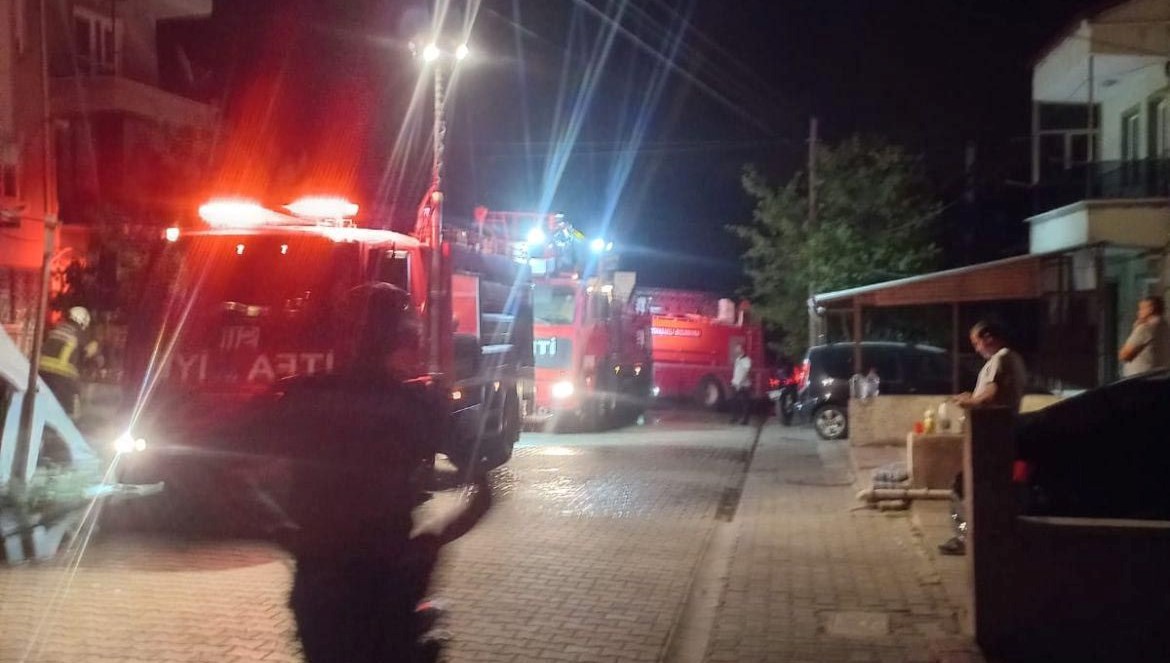 Ekmek fırınında gece yarısı patlama ve yangın: Üç kişi hastanelik oldu
