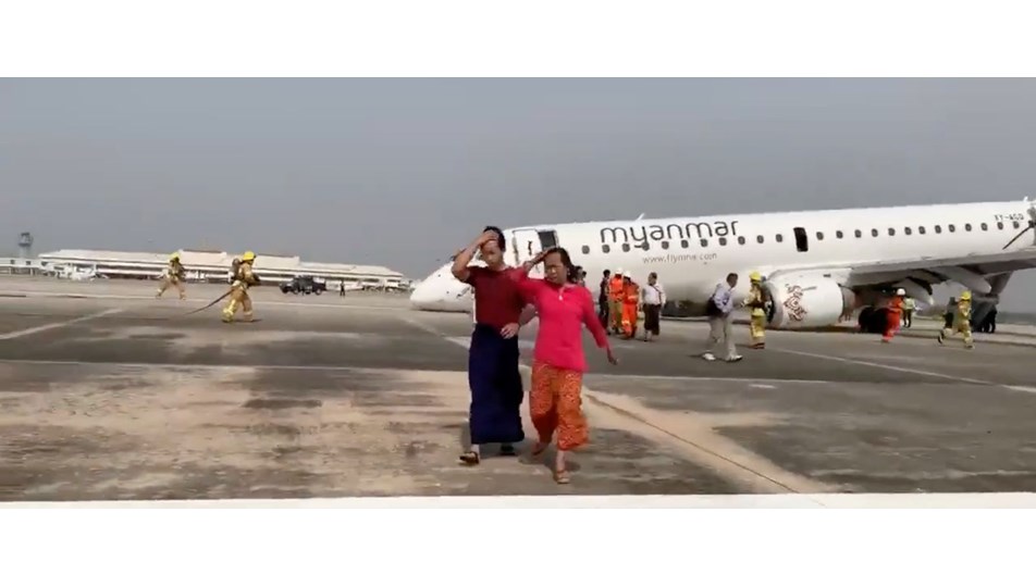 Myanmar'da yolcu uçağı arka tekerlekleri üzerinde acil iniş yaptı