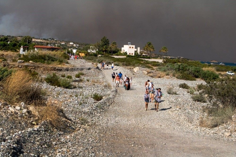 Yunanistan'ın turistik Rodos adasında orman yangını: 40 bin kişi tahliye edildi - 3