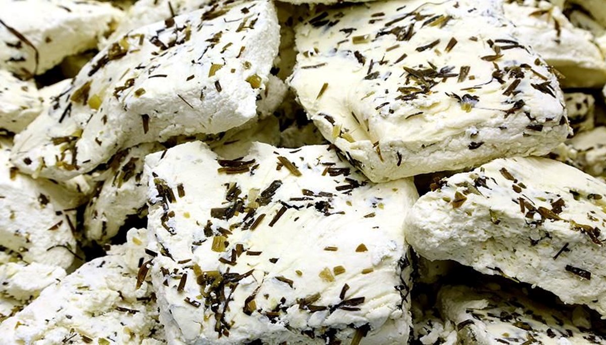 Otlu peynir yapımı başladı