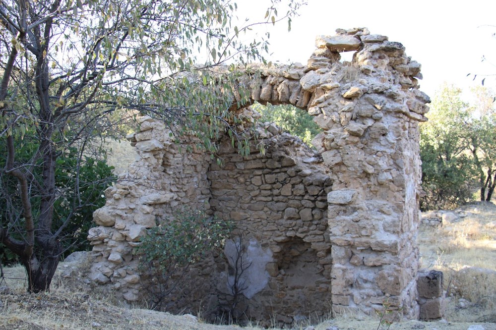 Ekinözü Manastırı (Kağtsrahayeats) restore edilmeyi bekliyor - 16
