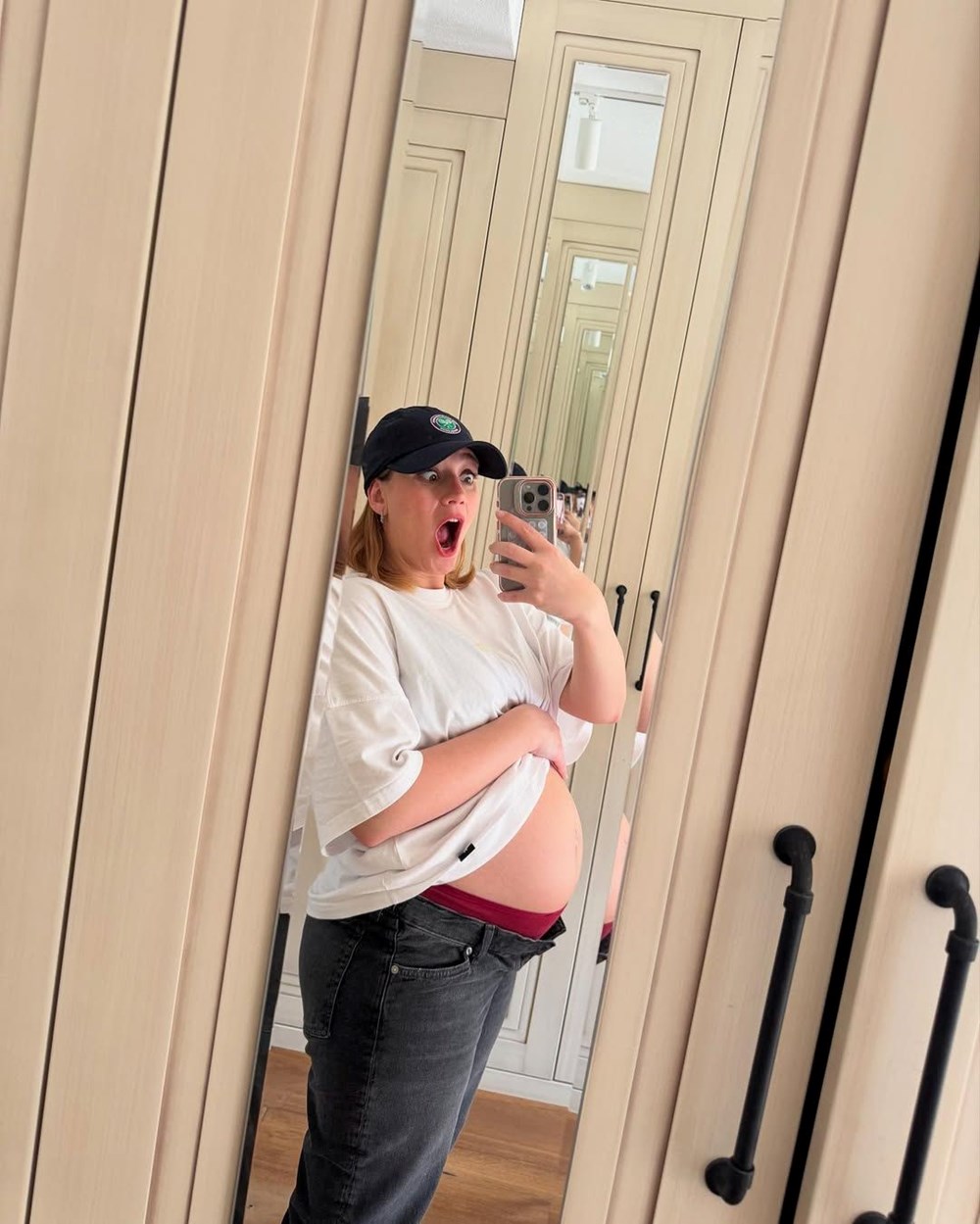 Nilgün Belgün takipçilerini geçmişe götürdü: Bu fotoğraf Marmaris'te çekildi (Ünlülerin çocukluk ve gençlik halleri) - 6