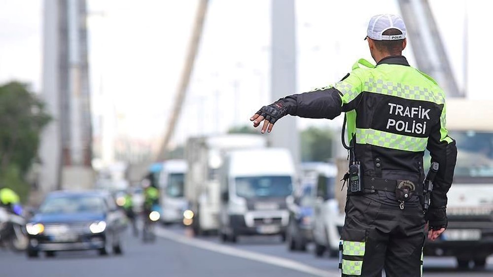 Yeni trafik cezaları 2025: Trafik cezaları artıyor mu, ne kadar oluyor? Karayolları Trafik Kanununda yapılan değişiklikler 84 GyTKKpcJd0e7VZPlbGamrA