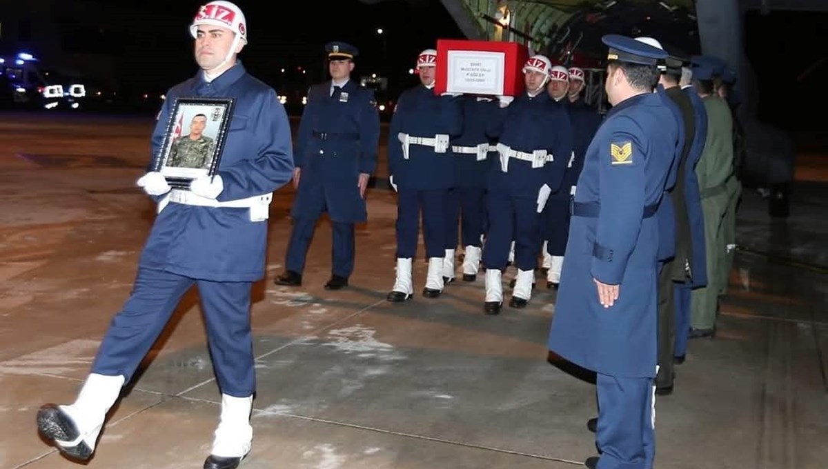 Şehit Mustafa Uslu'nun cenazesi memleketine götürüldü