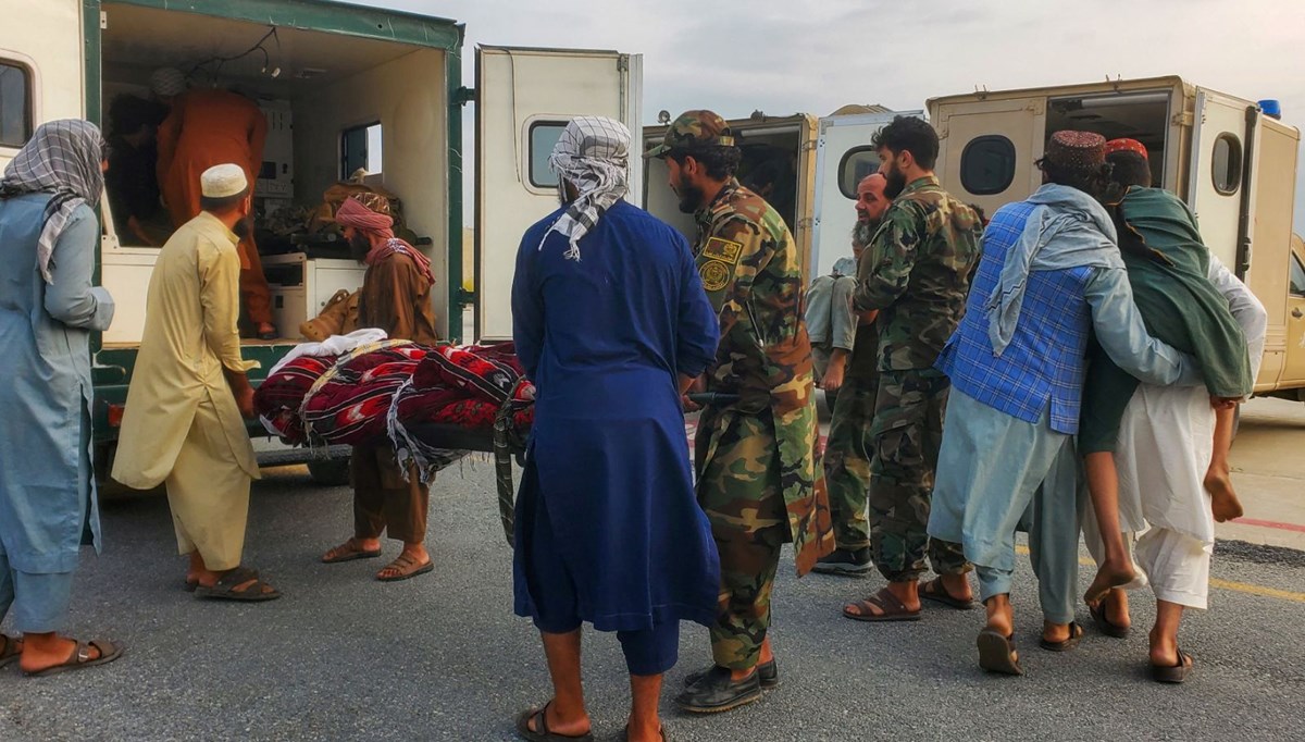 Afganistan'da 6 büyüklüğünde deprem