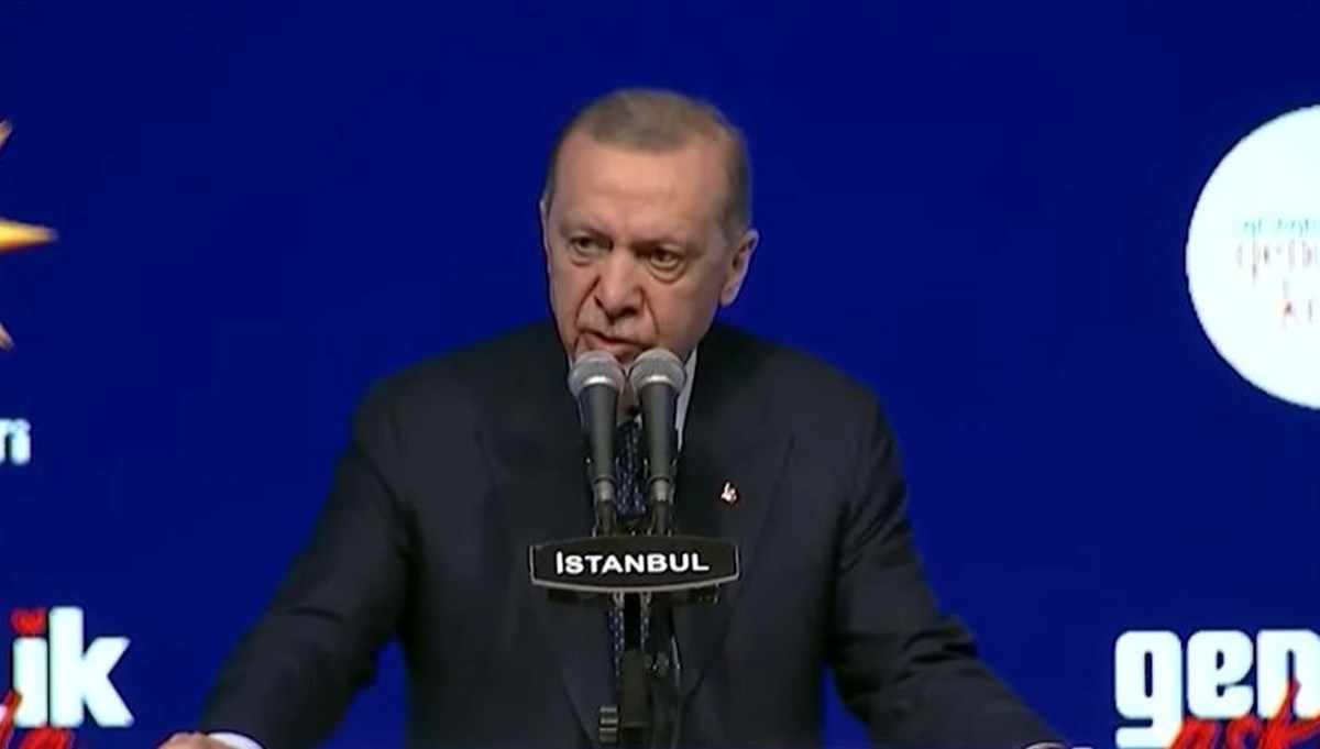 Cumhurbaşkanı Erdoğan, gençlerle buluştu: “Türkiye Yüzyılı vizyonumuzu gençlerimize armağan ettik”