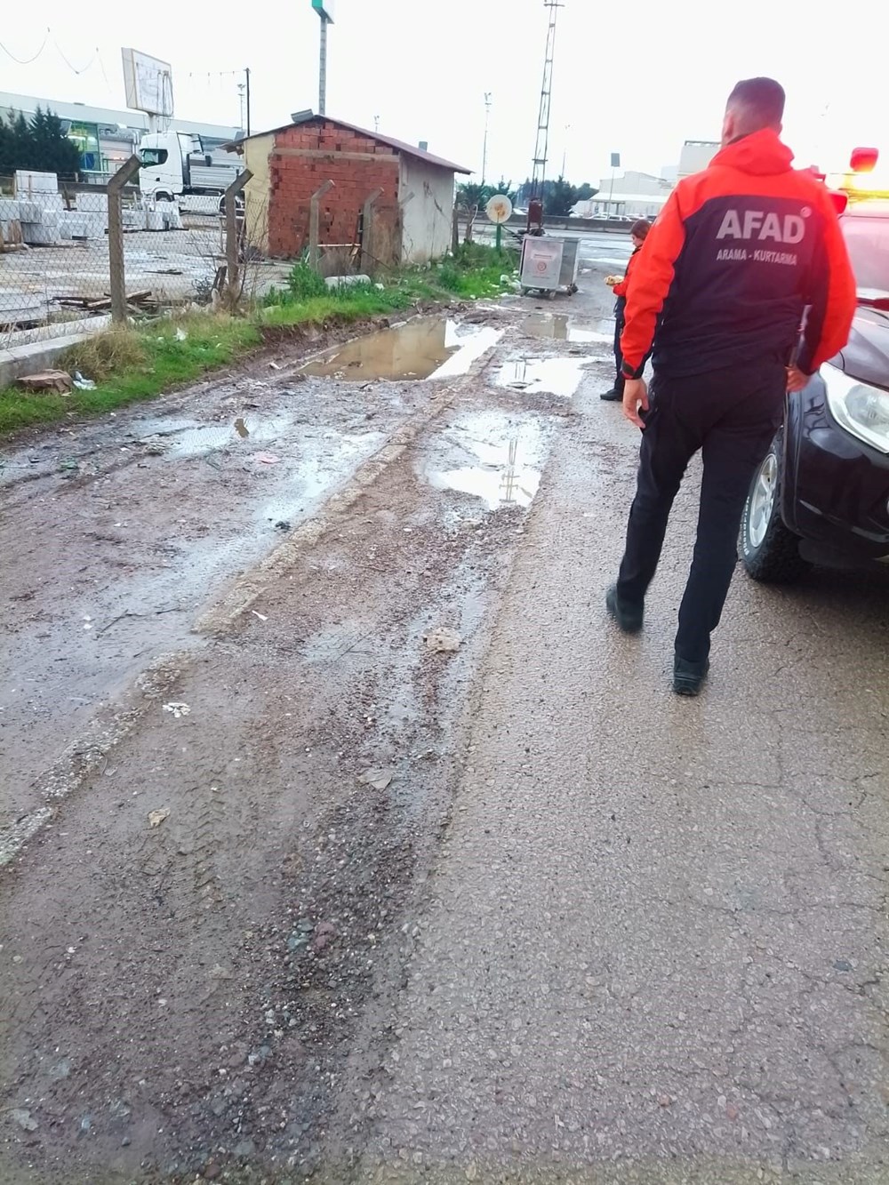 Rögardan mavi renkli su taşmıştı: Ekipler kaynağını tespit etti - 2