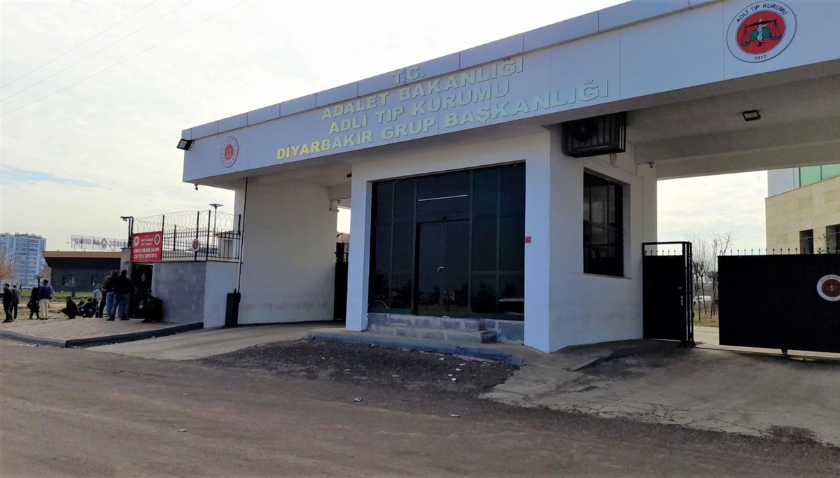 15 yaşındaki çocuk, uyuyan babasını vurarak öldürdü 15 yaşındaki çocuk, uyuyan babasını vurarak öldürdü