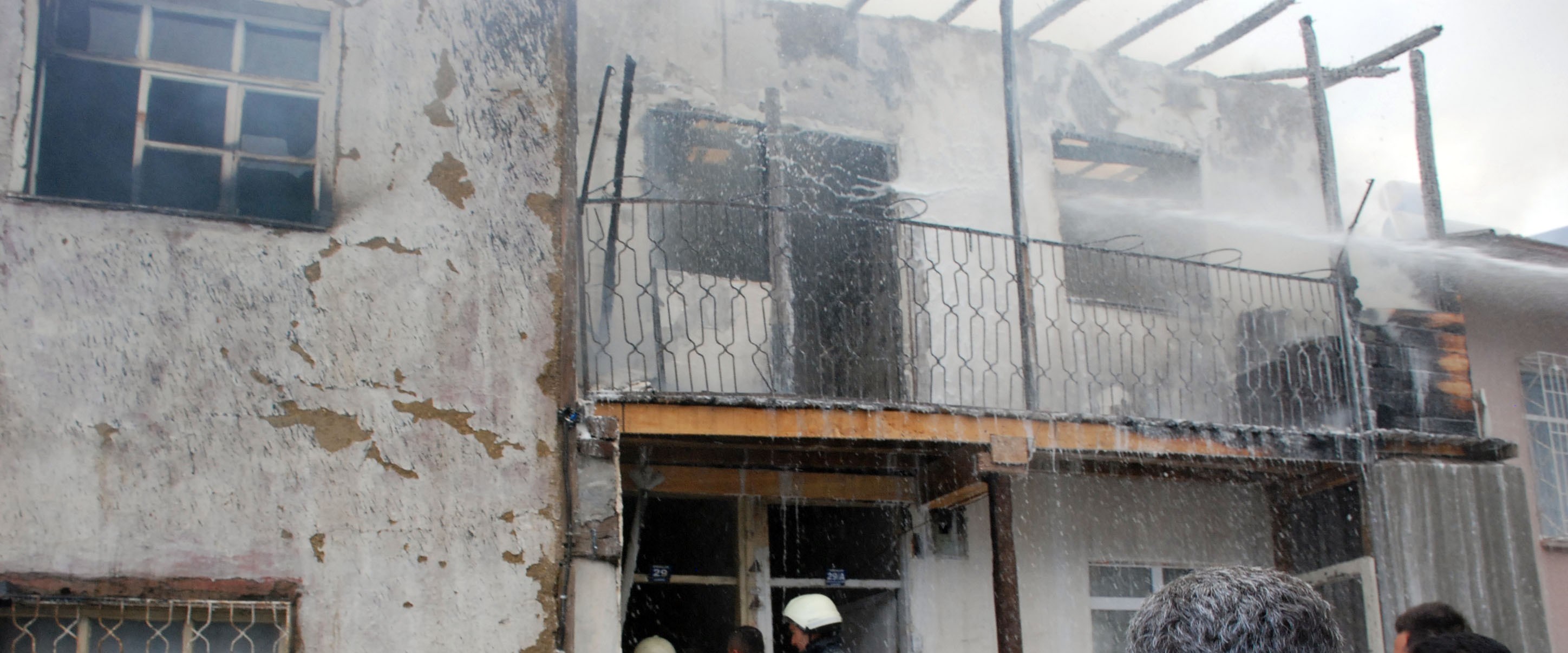 Tokat�ta evde çıkan yangında 3 yaşındaki çocuk öldü NTV