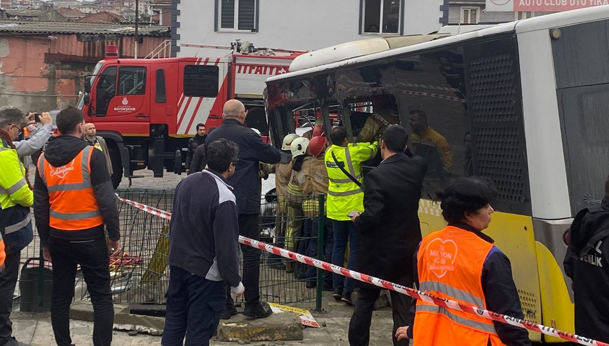 İstanbul'da tramvay ile İETT otobüsü çarpıştı: 33 yaralı