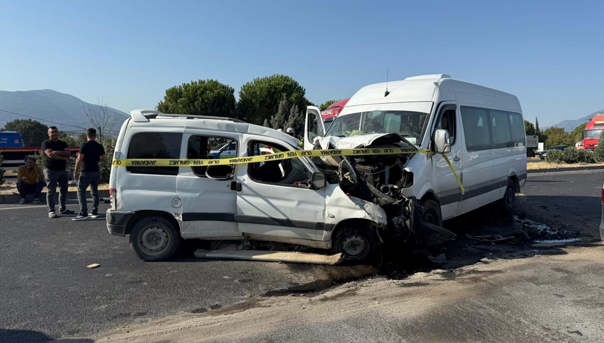 İzmir'de feci kaza: 1 ölü, 13 yaralı
